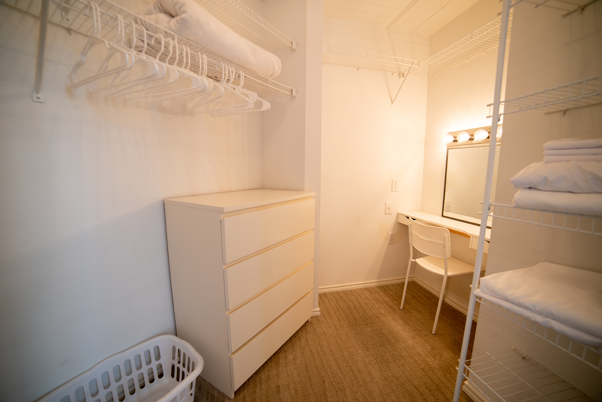 1123 closet