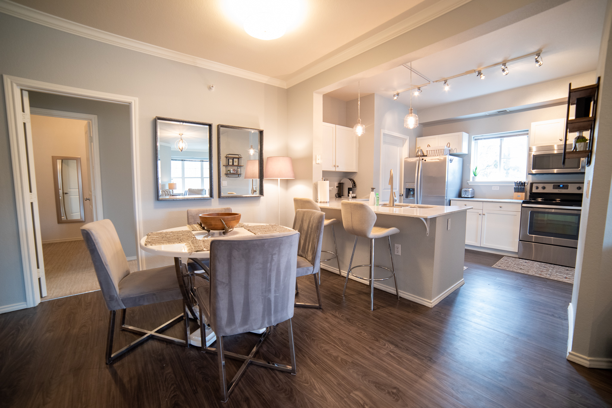 1123 dining and kitchen