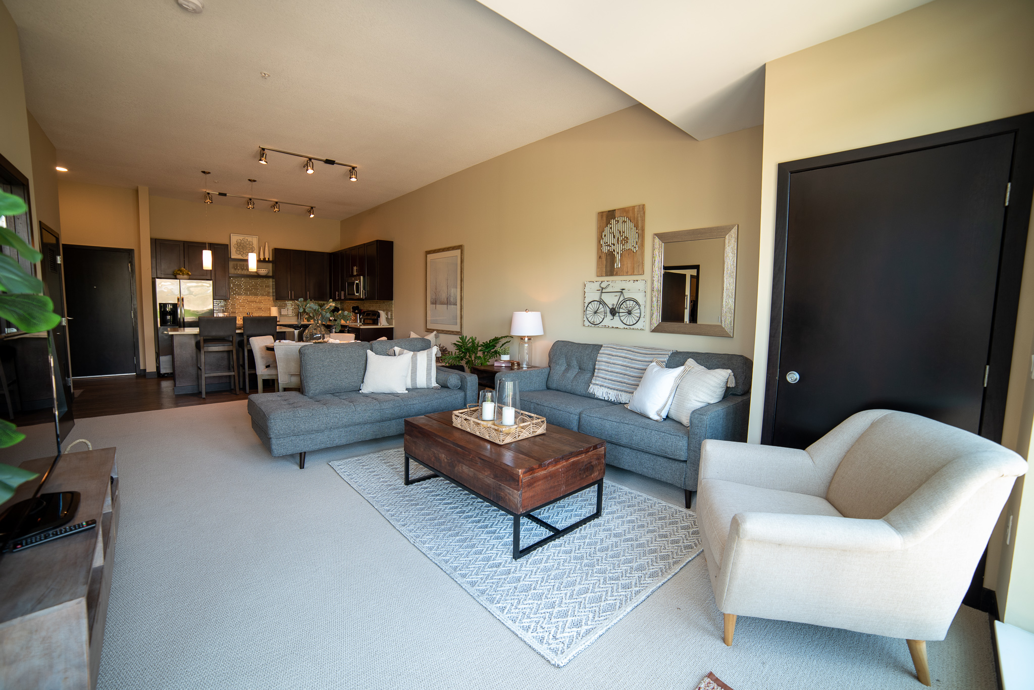 138 living 2