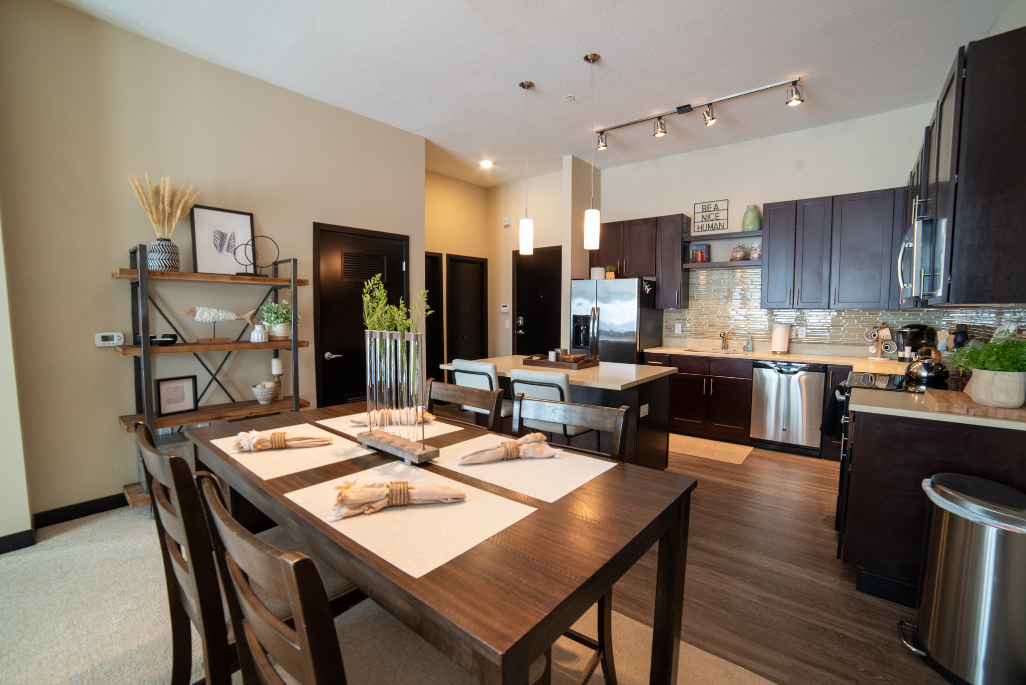 140 dining into kitchen