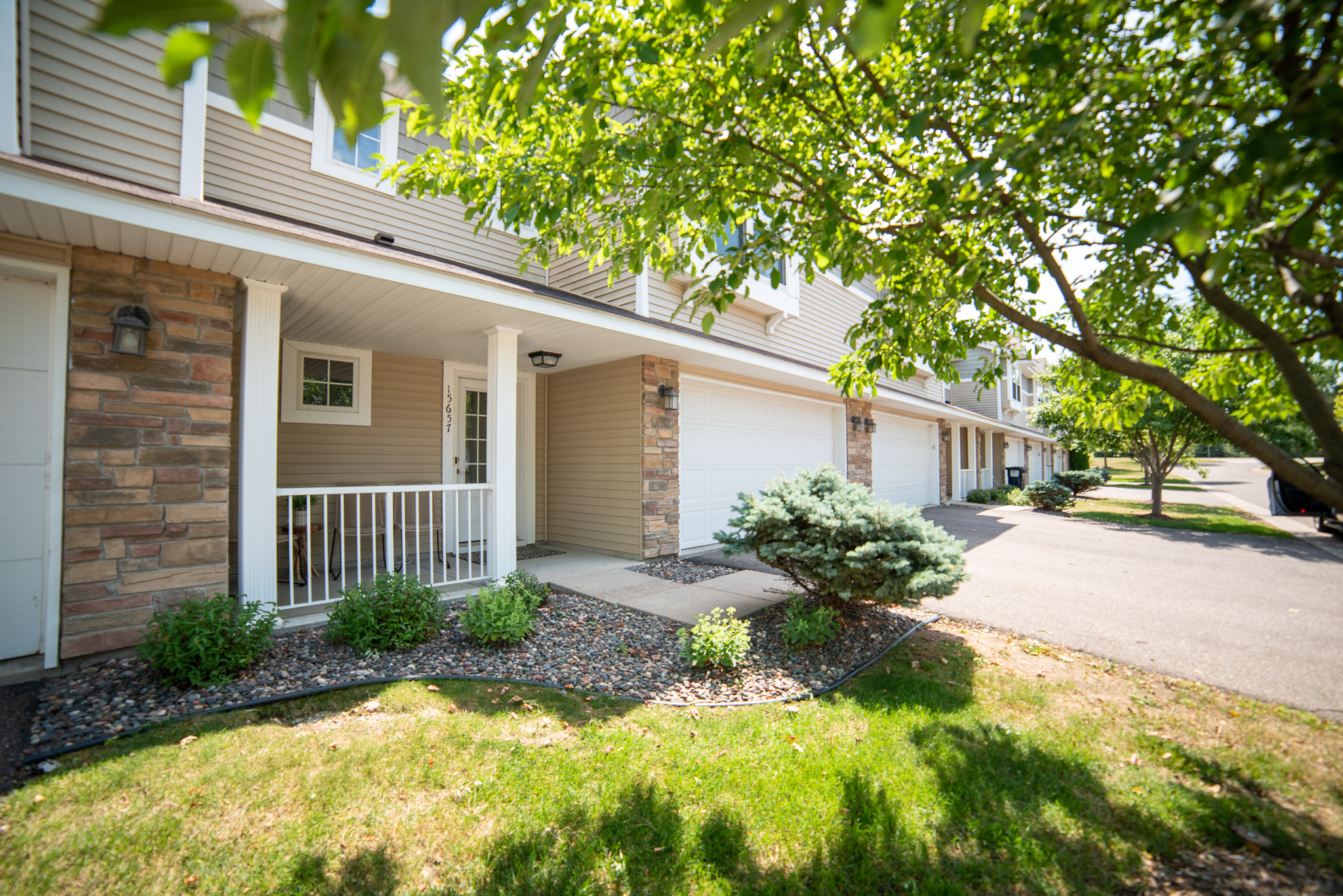 15657 Exterior 2