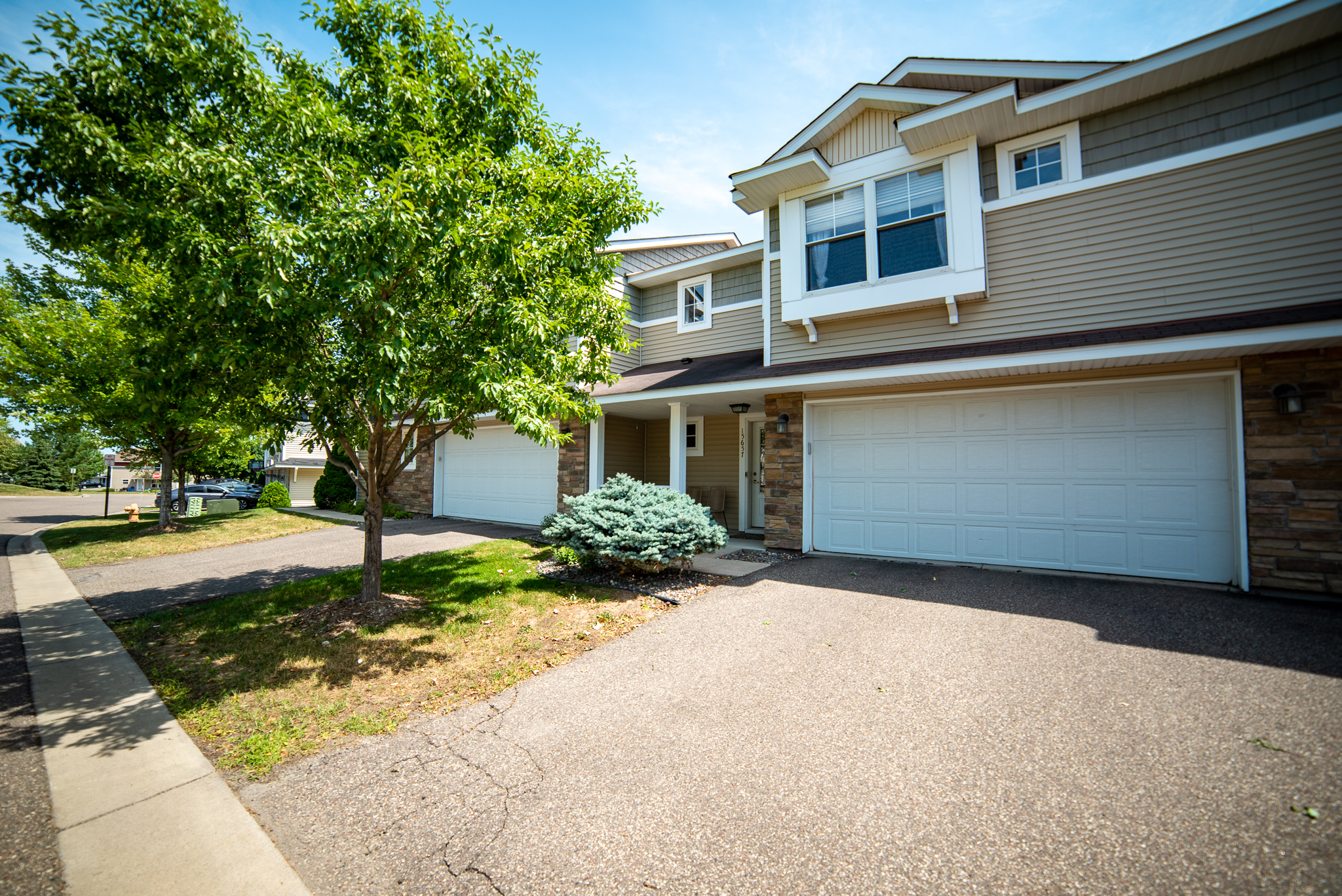 15657 Exterior