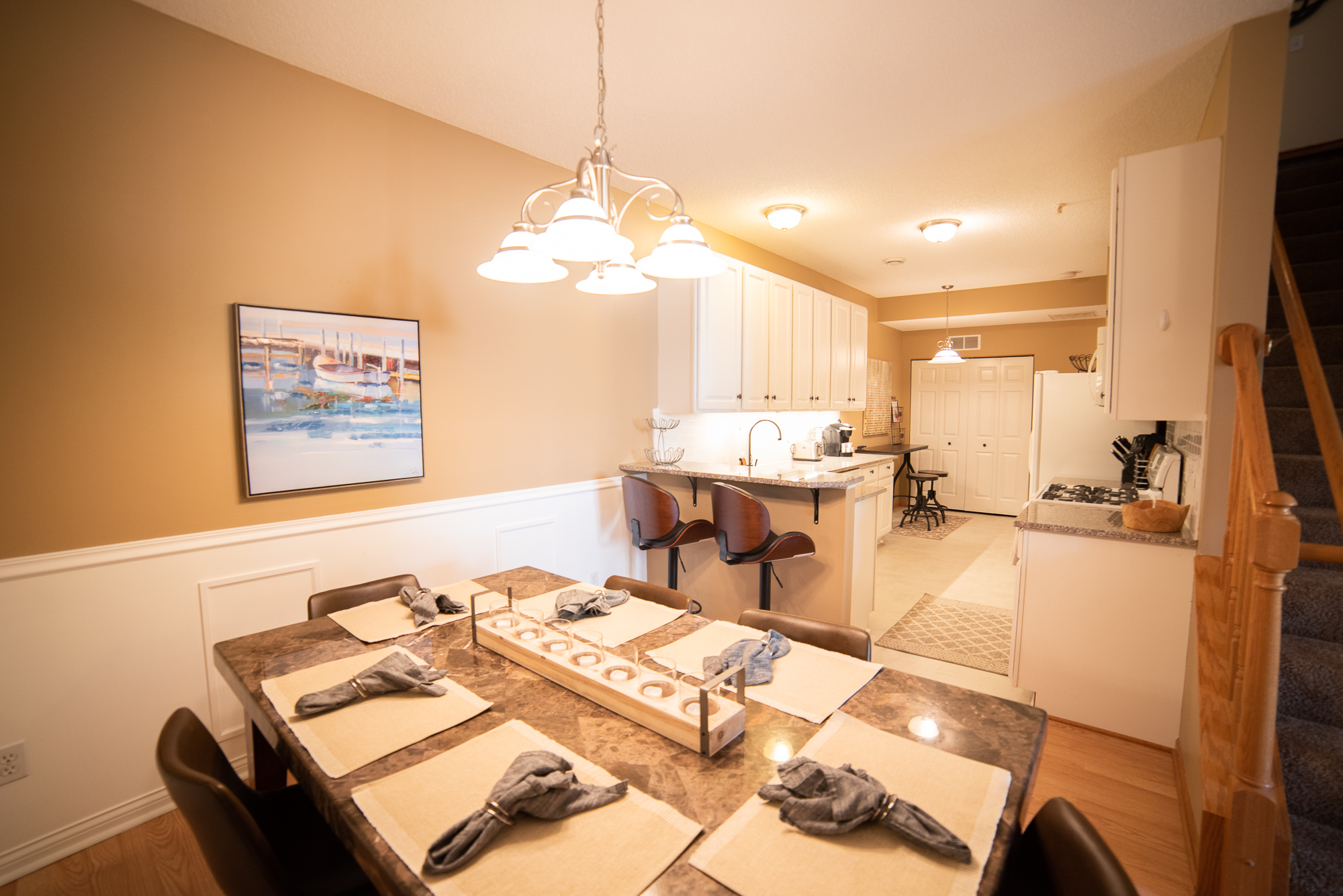 5035 Dining into Kitchen