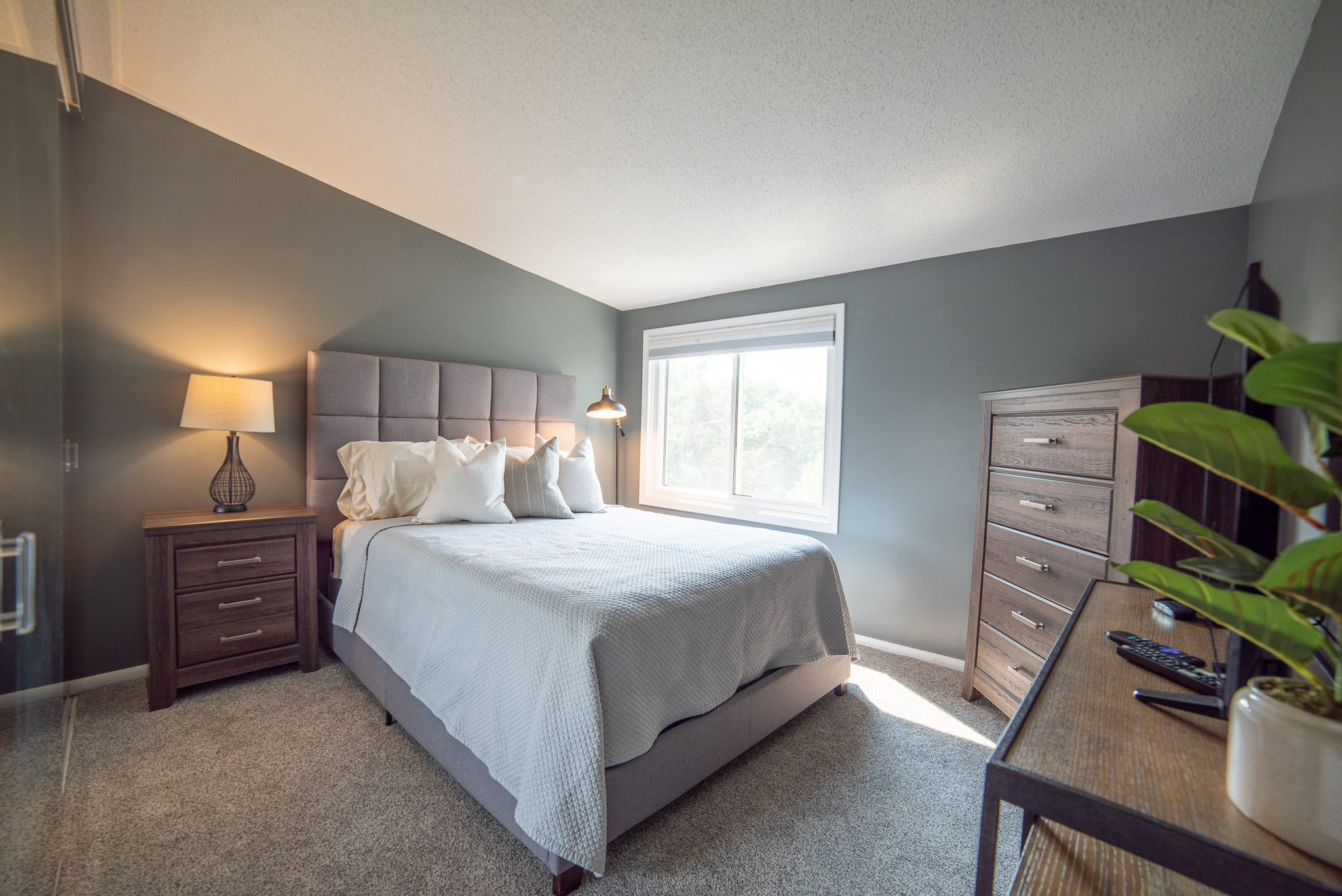 2402 second bed