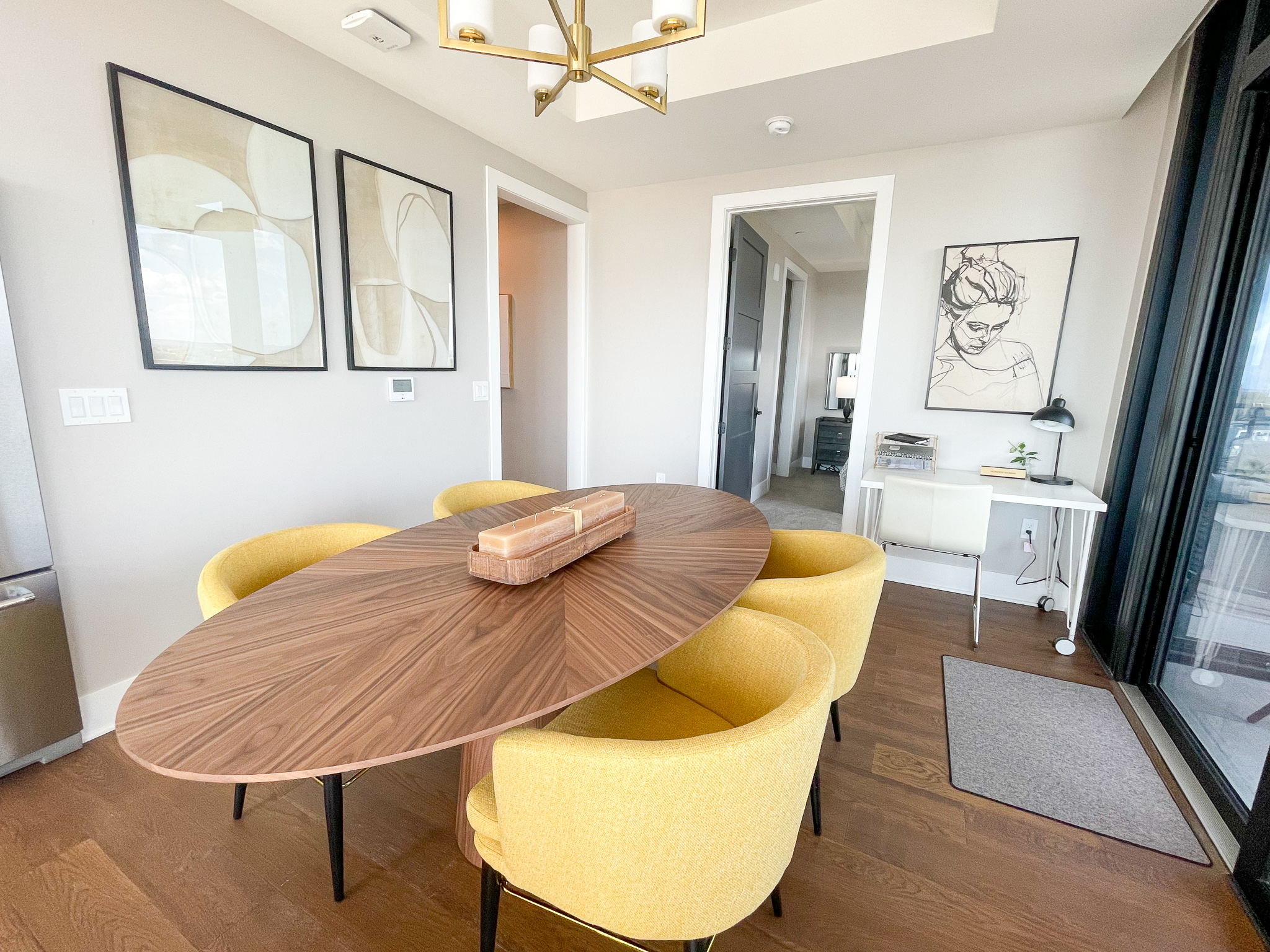 1010 Dining room 1