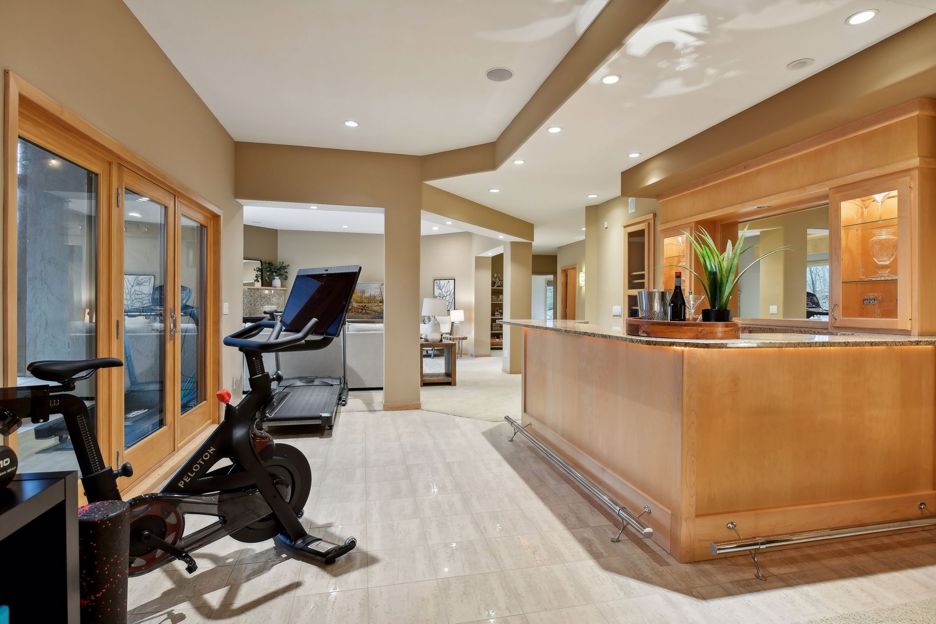 6400 Rec Area3