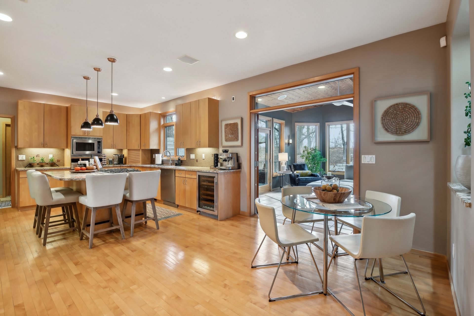 6400 kitchen