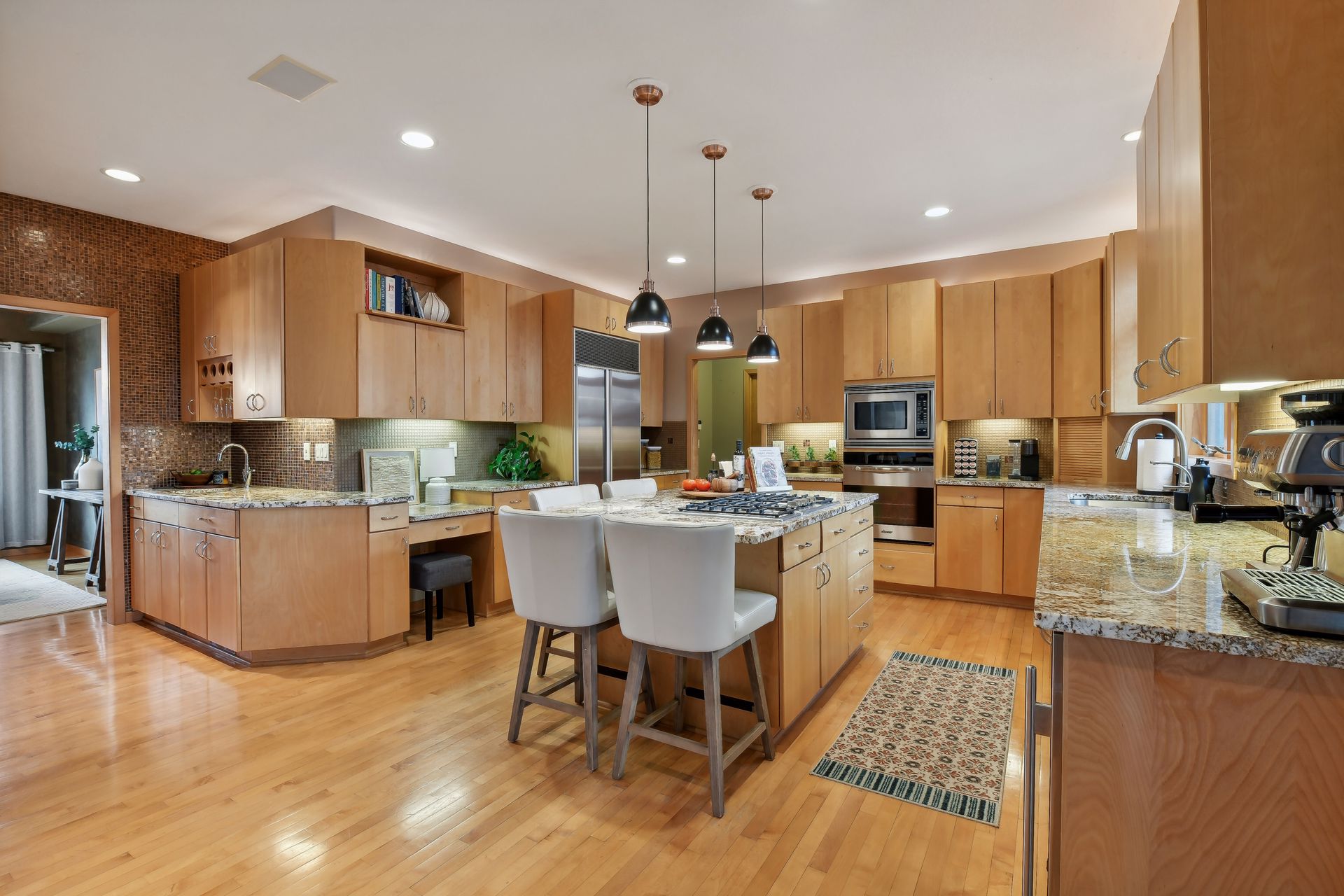 6400 kitchen3