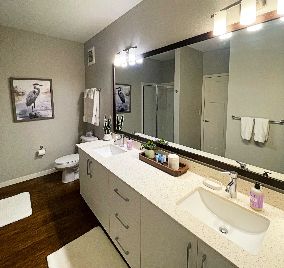 126 bathroom retouched